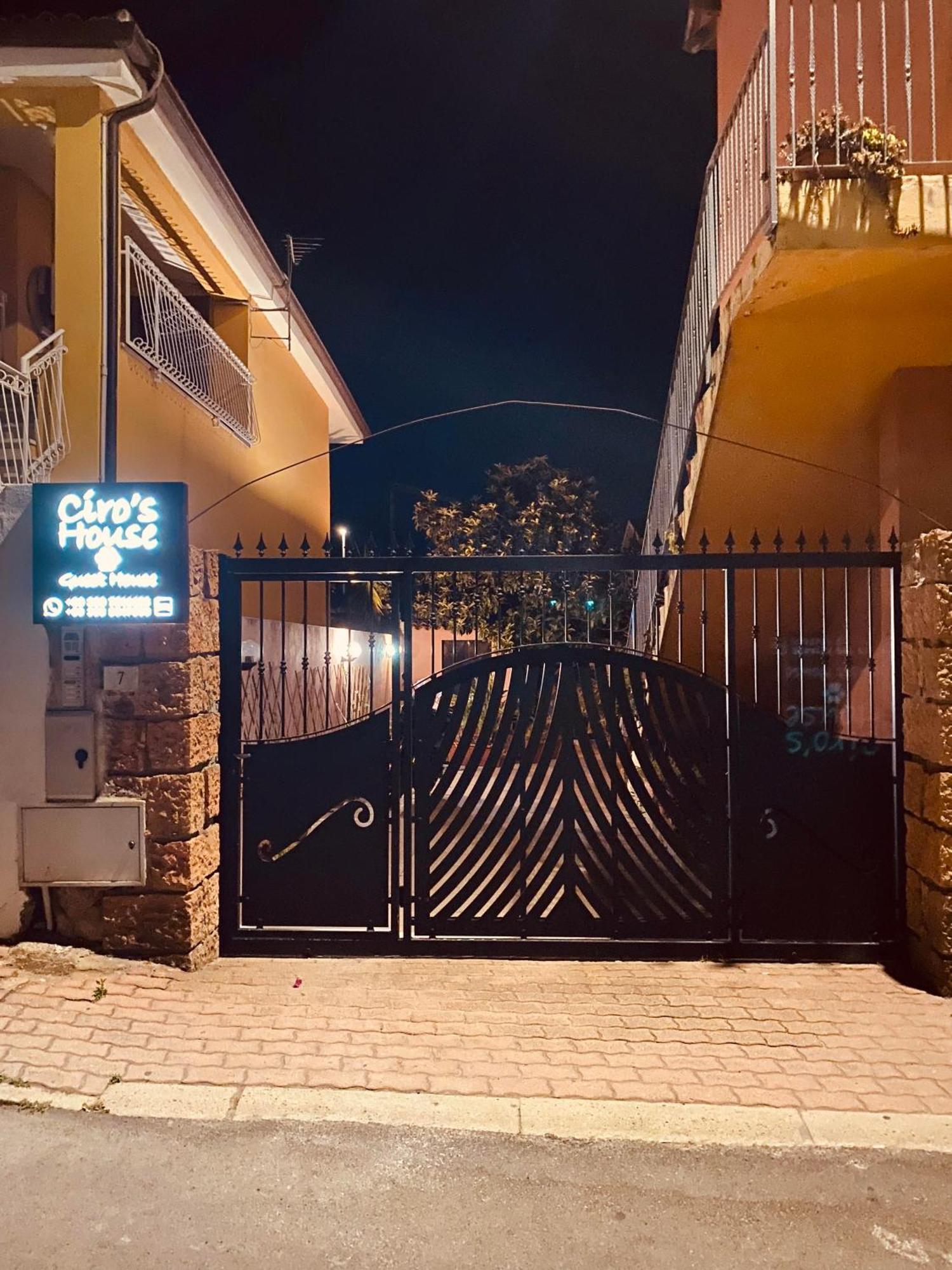 Affittacamere Ciro'S House Olbia Exterior foto